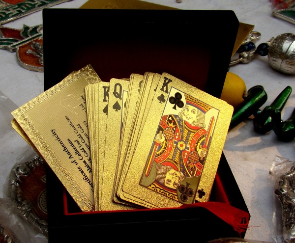 gold-plated-playing-cards-diwali